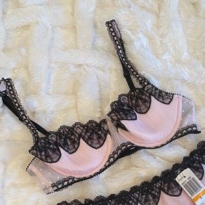 NWOT Jezebel lingerie